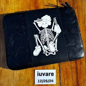 KAWS ARKITIP Incase Laptop Magazine Skeleton Case RARE 2007